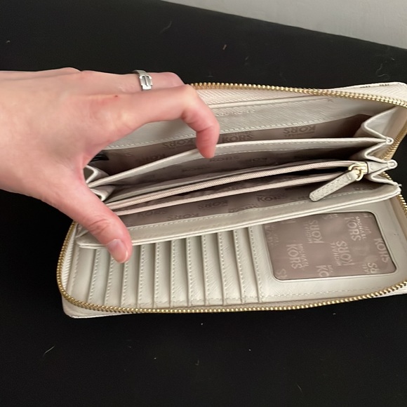 Michael Kors continental wallet - Picture 4 of 9